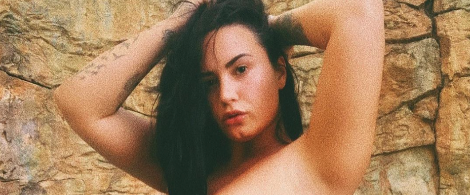 Demi Lovato Titts photo 22