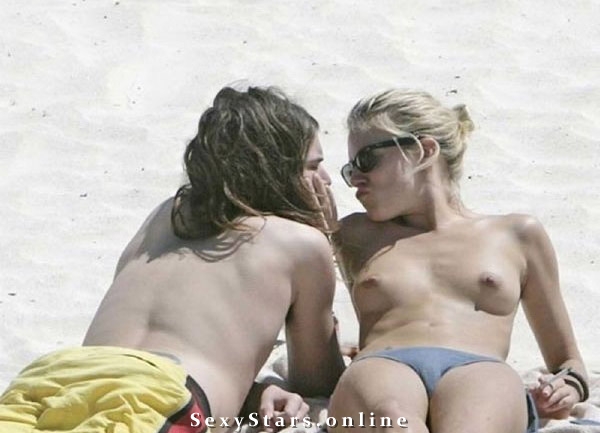 Sienna Miller Naked Pictures photo 7