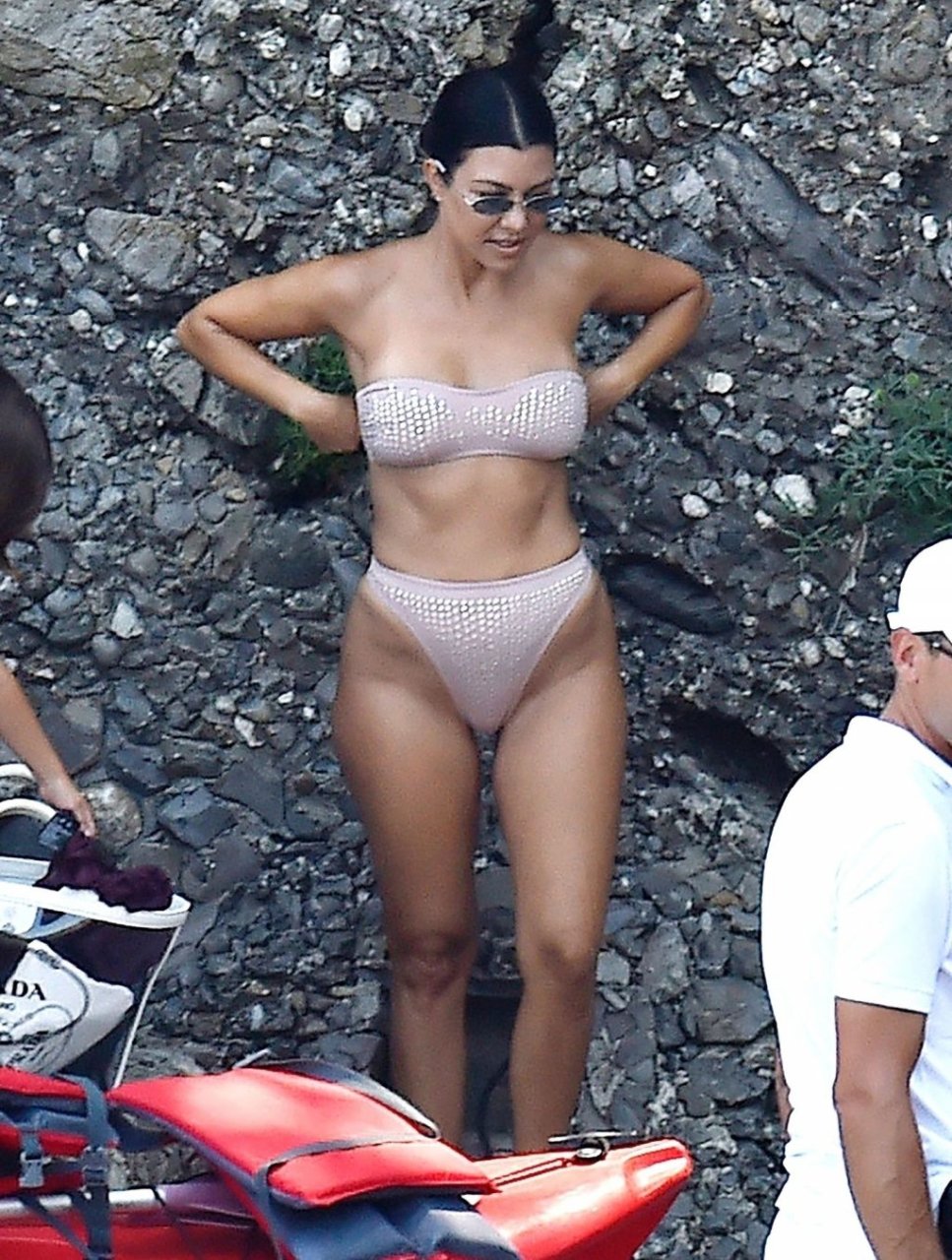Nude Courtney Kardashian photo 27