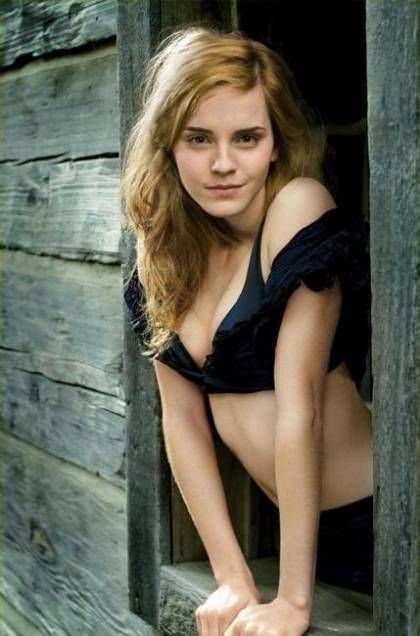 Celebrity Nude Emma Watson photo 7