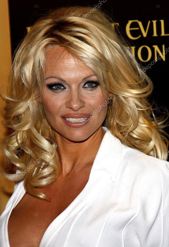 Pamela Anderson Hot Photos photo 5