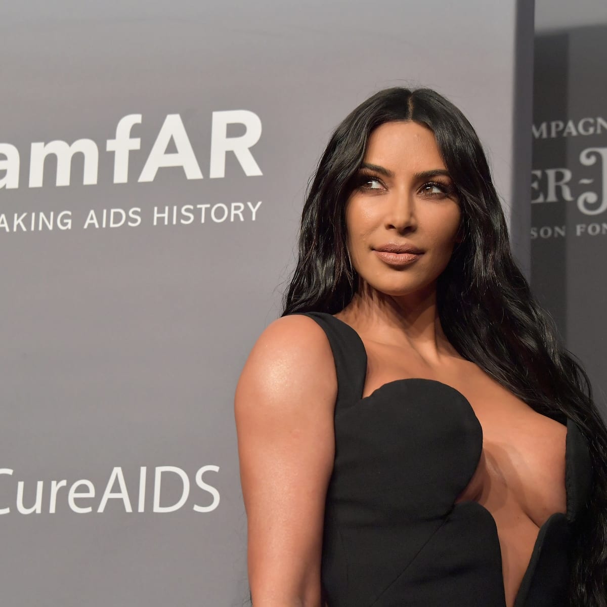 Kim Kardashians Latest Pics photo 13