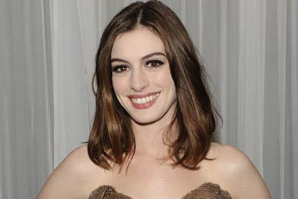 Anne Hathaway Full Frontal photo 14