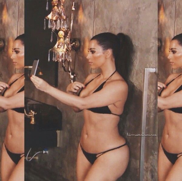 Kim Kardashian Selfie Topless photo 22