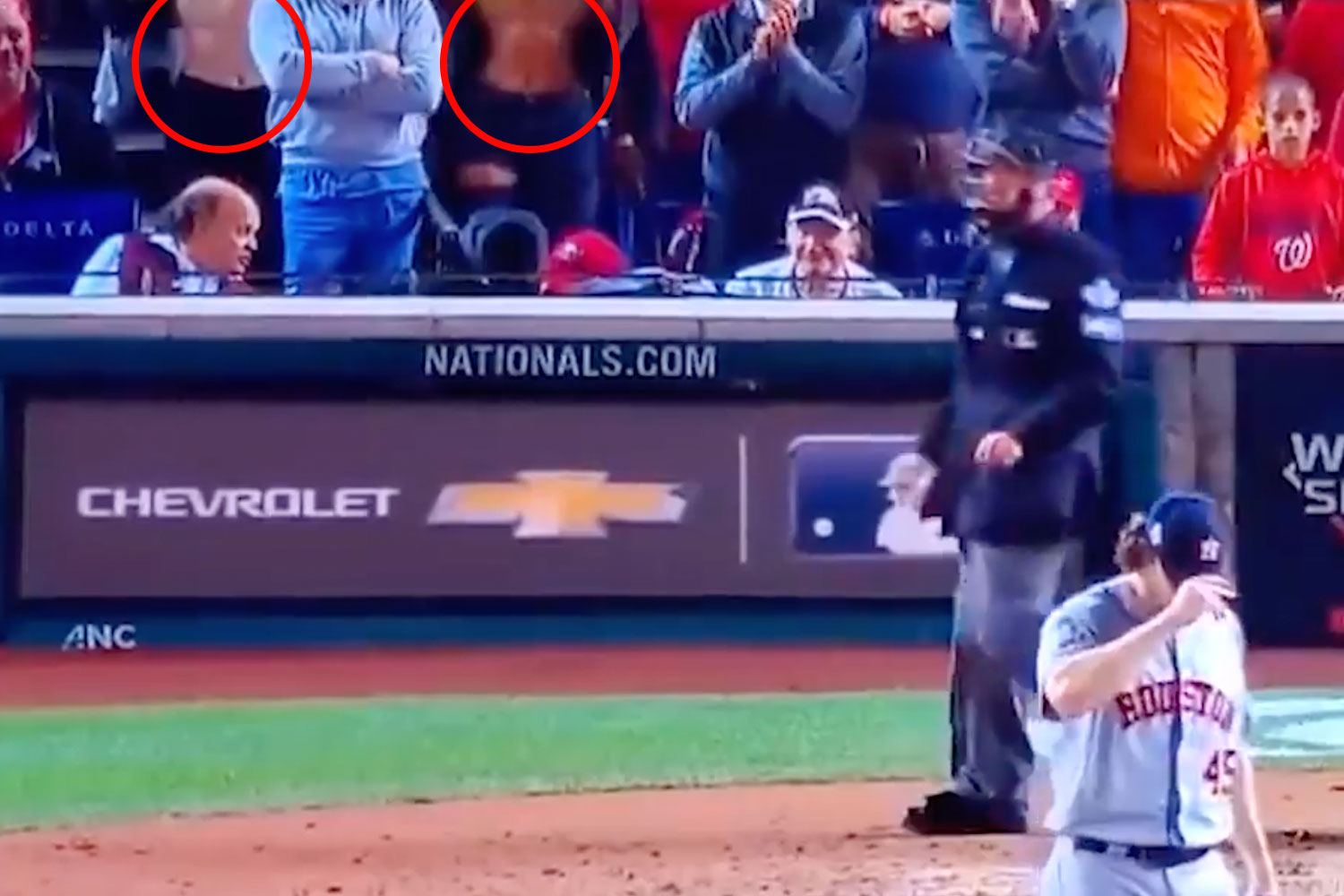 Instagram Model Flashes At World Series photo 1