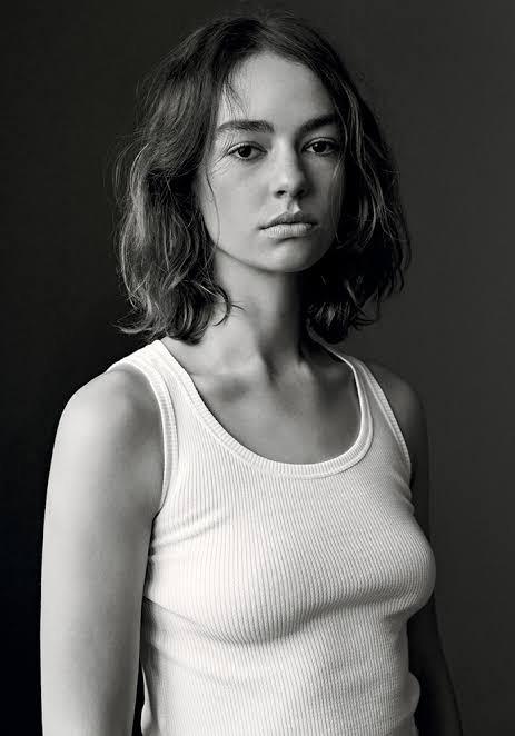 Brigette Lundy Paine Sexy photo 13
