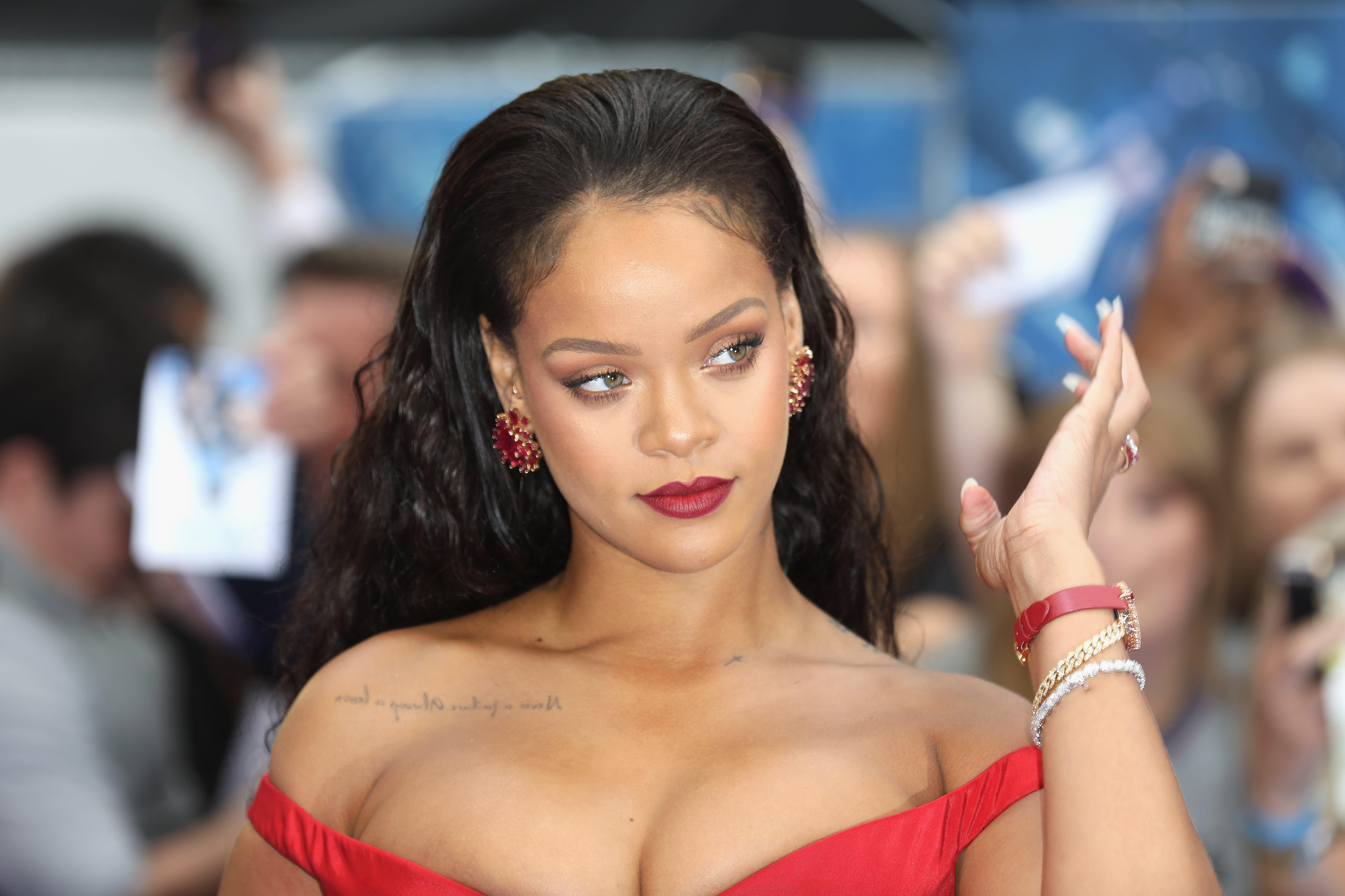 Rihanna Porn Captions photo 8