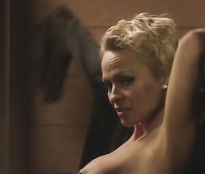 Pamela Anderson Nude Sex photo 24