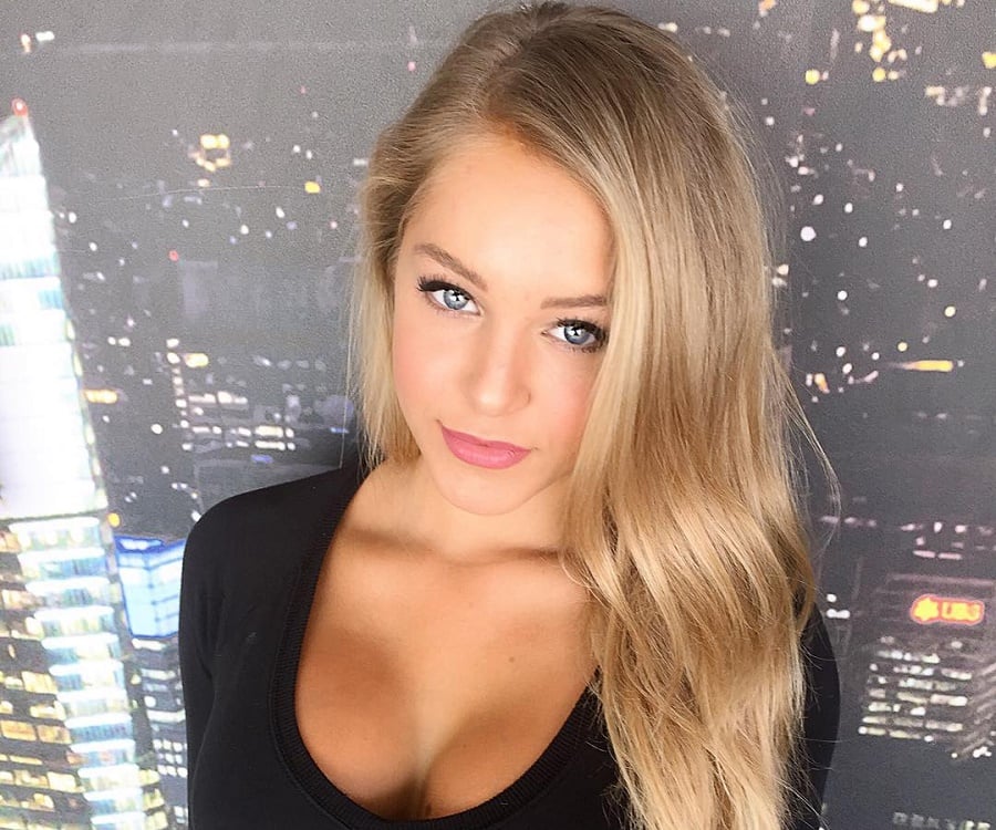 Miss Courtney Tailor photo 23