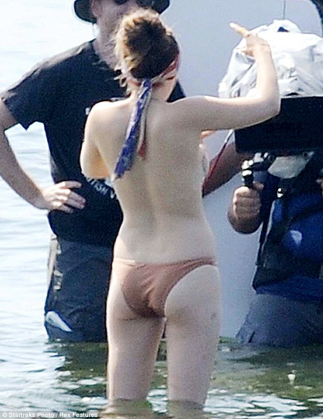 Elizabeth Olsen Sexy Bikini photo 7