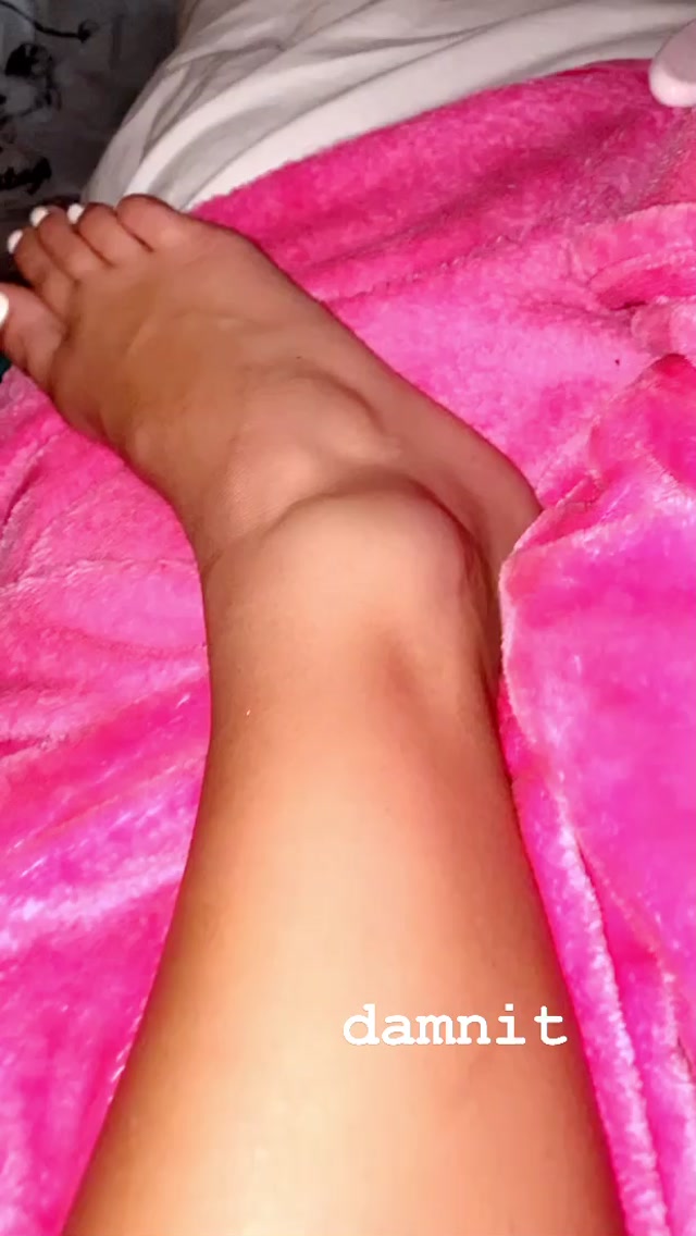 Sommer Ray Toes photo 2