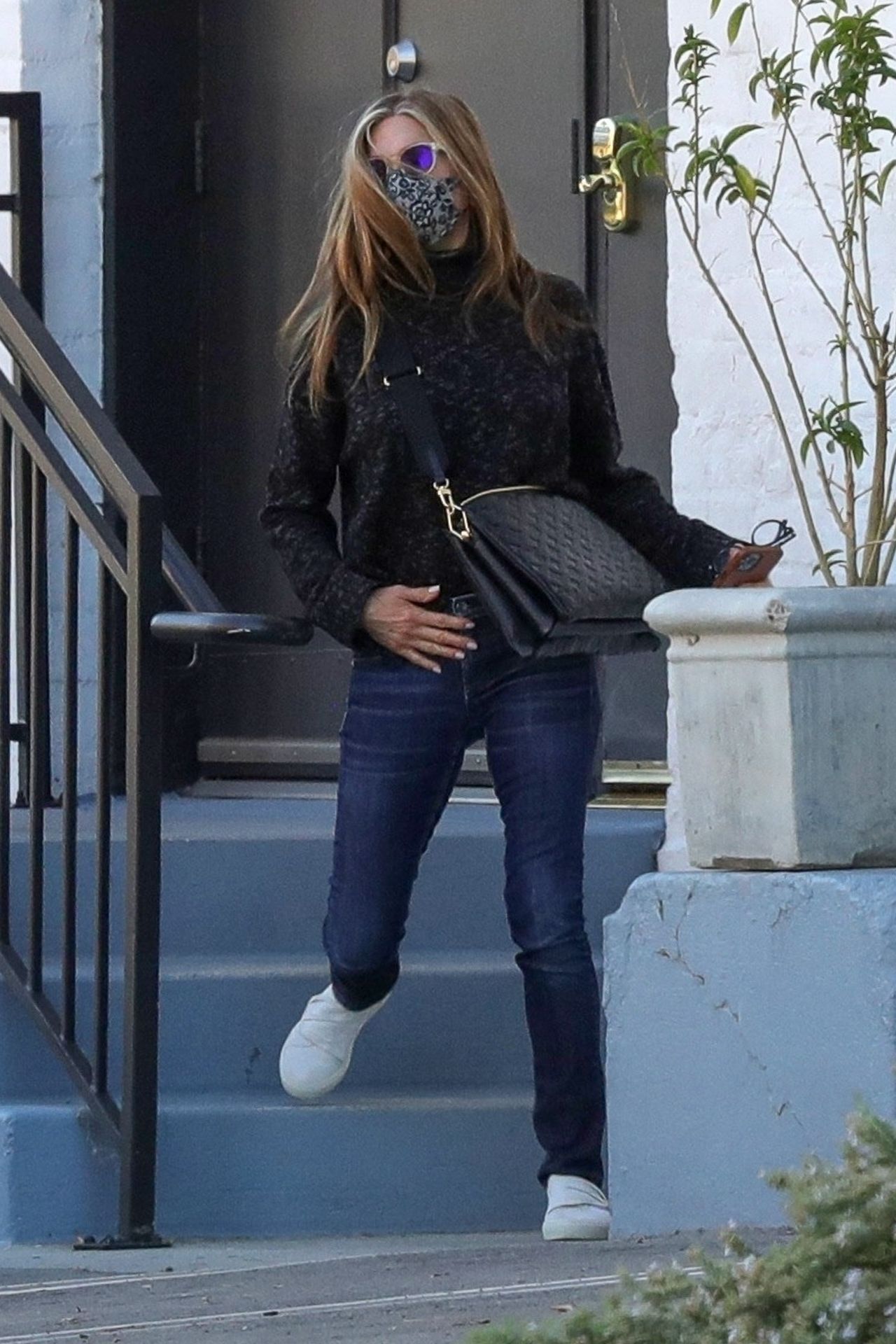 Jennifer Aniston Candids photo 27