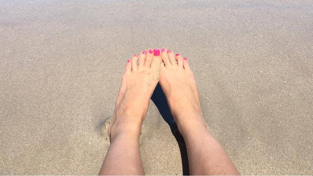 Sarah Gellar Feet photo 4