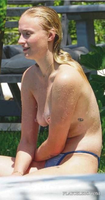 Kelsey Turner Topless photo 10