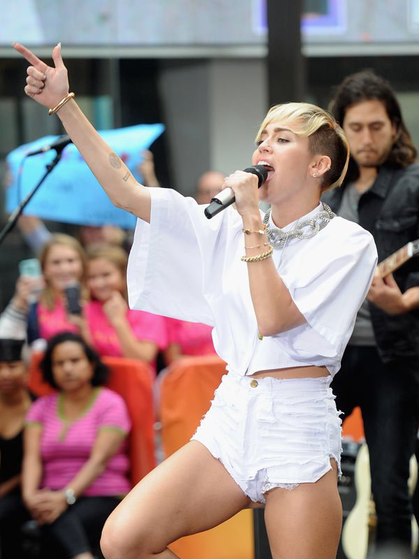 Miley Cyrus Labia photo 16