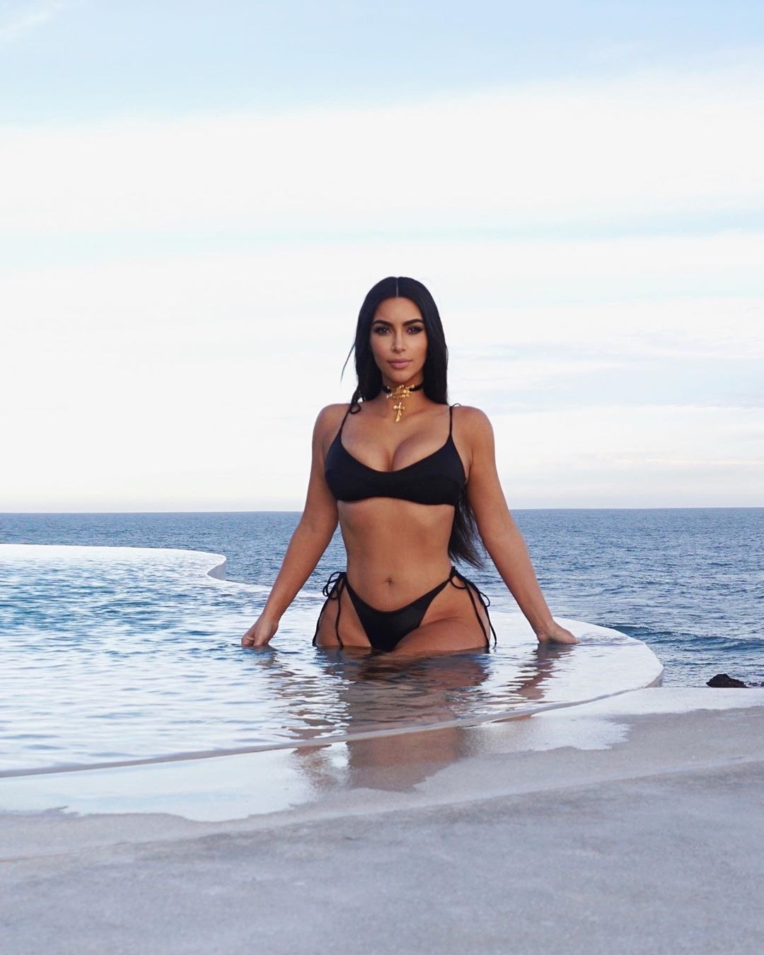 Kim Kardashian Hot Photoshoot Latest photo 1