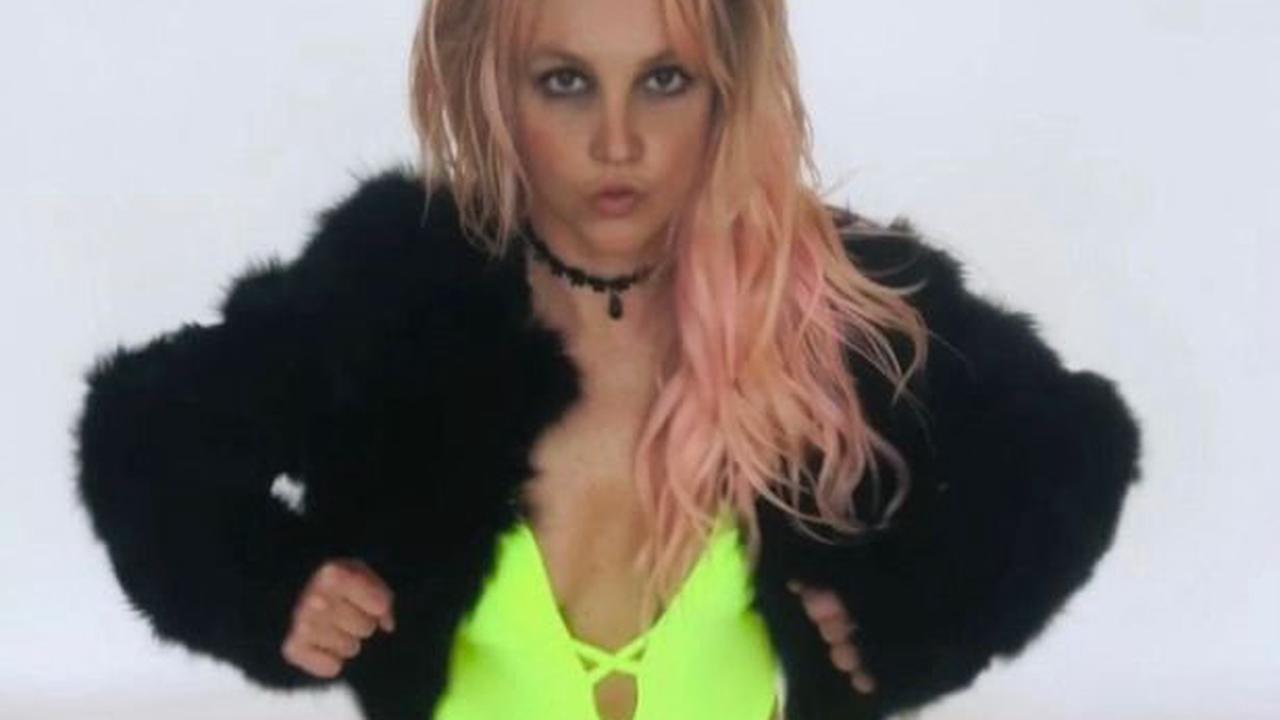 Britney Spears Bum photo 16