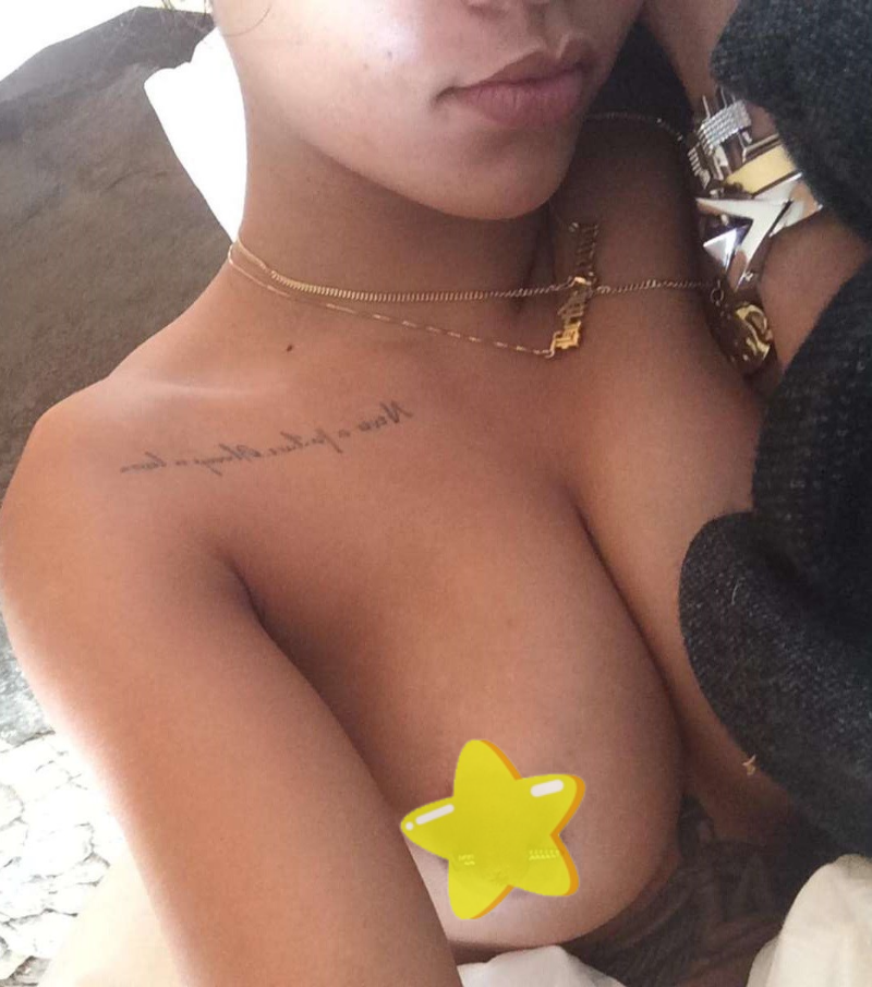 Pictures Of Rihanna Nude photo 12