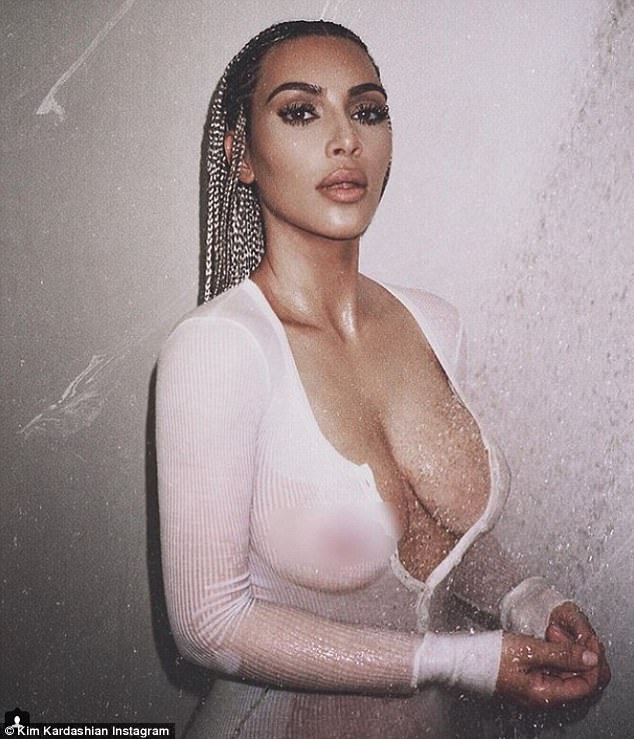 Kim Kardashian Naked Breasts photo 29