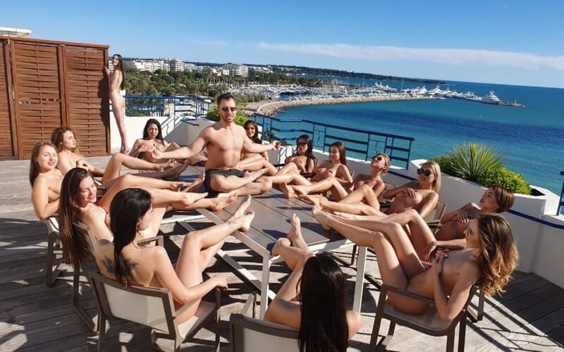 Naked Girls With Dan Bilzerian photo 16