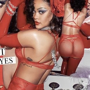 Pictures Of Rihanna Nude photo 7