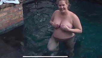 Amy Schumer Tits Out photo 5