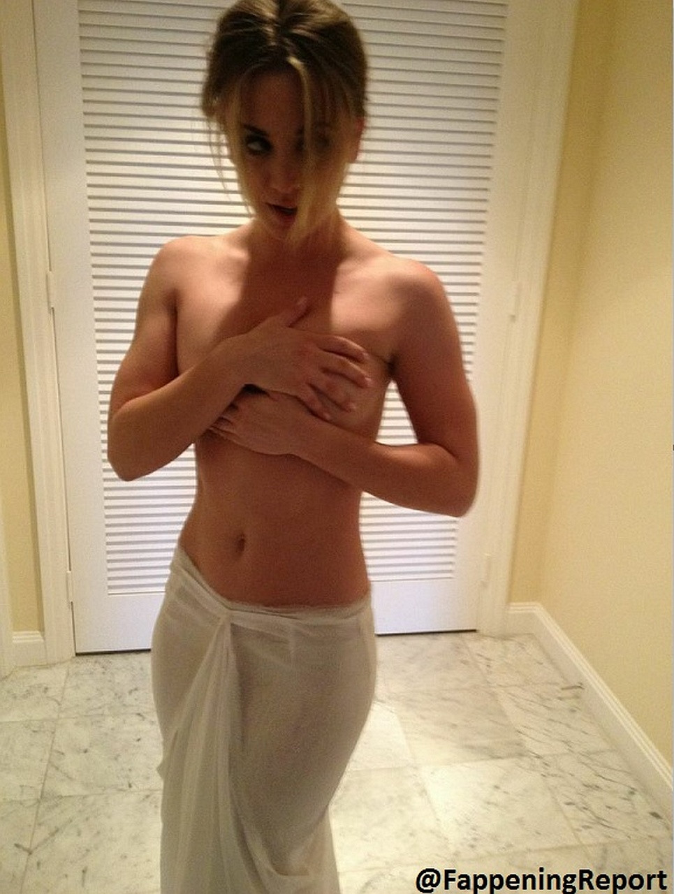 Kaley Cuoco Naked Nude photo 5