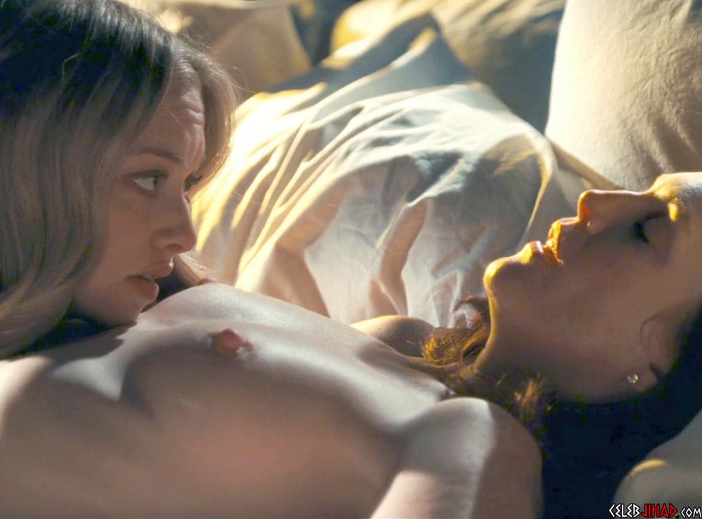 Amanda Seyfried Sex Scenes photo 12