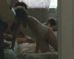 Julia Garner Sex Scene photo 18