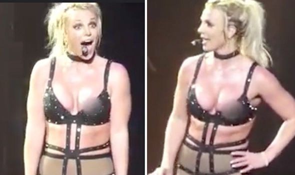 Britney Spears Tit photo 23