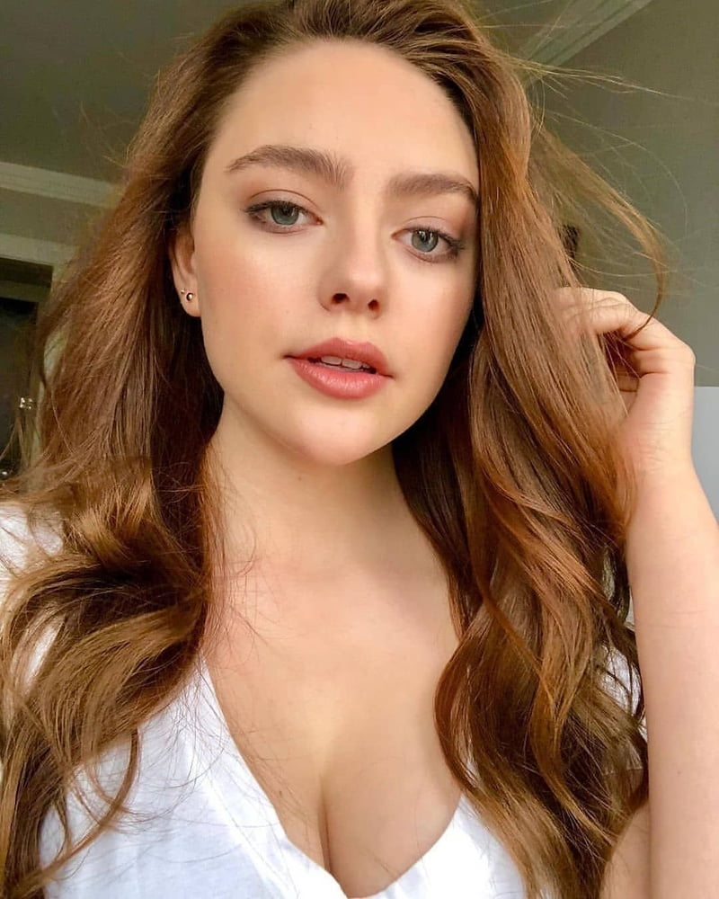 Danielle Rose Russell Porn photo 5