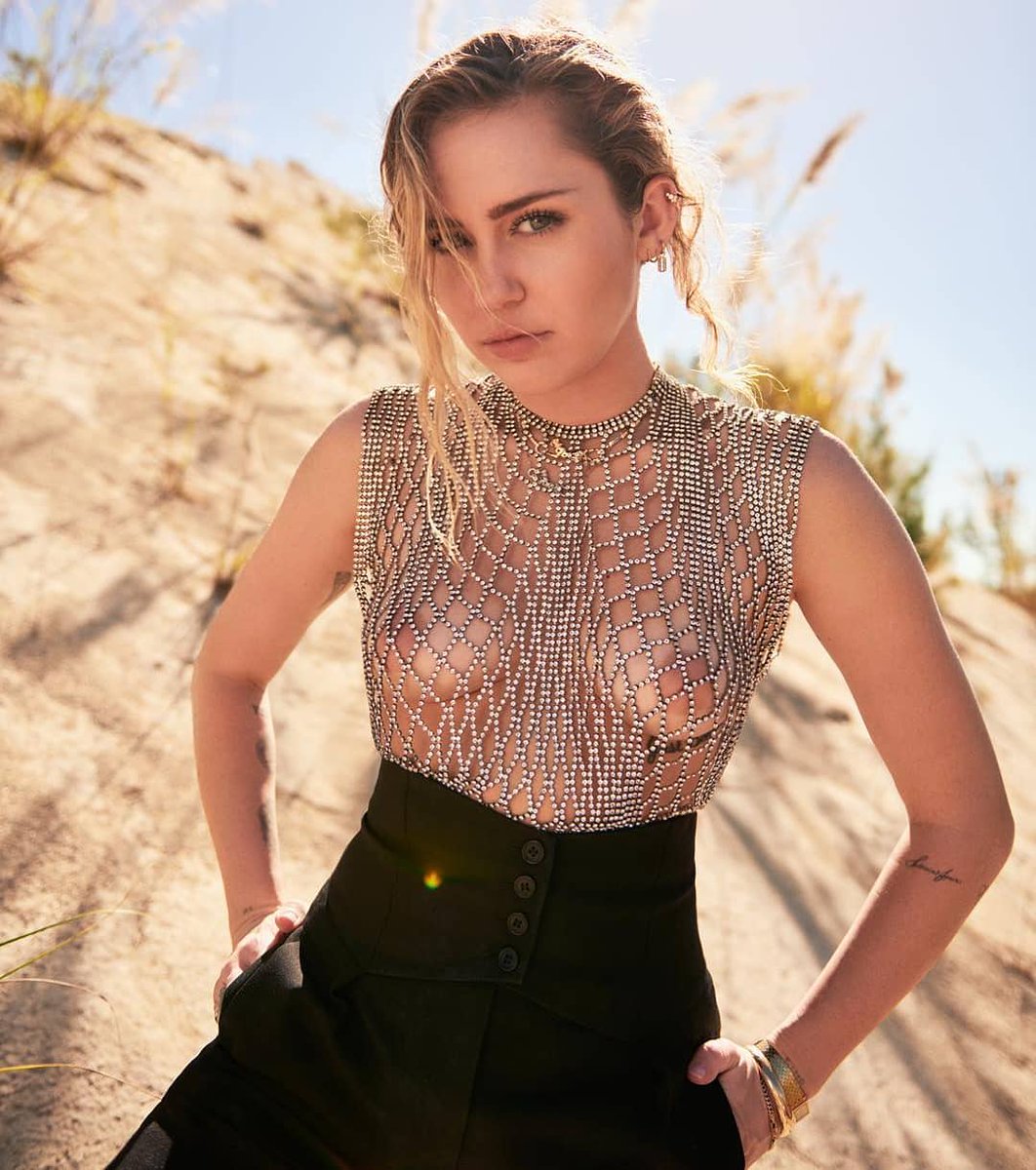 Miley Cyrus Sexy Images photo 15
