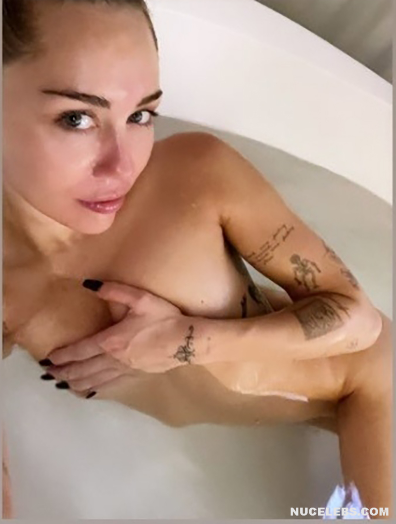 Miley Cyrus Naked Shower photo 22