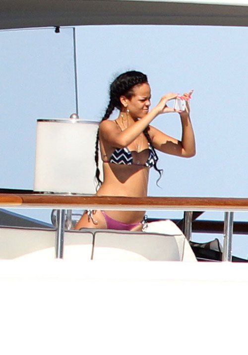 Rihanna Pics Leak photo 20