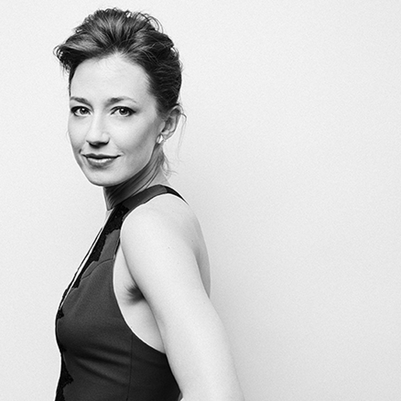 Carrie Coon Images photo 7