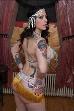 Danielle From American Pickers Burlesque photo 15