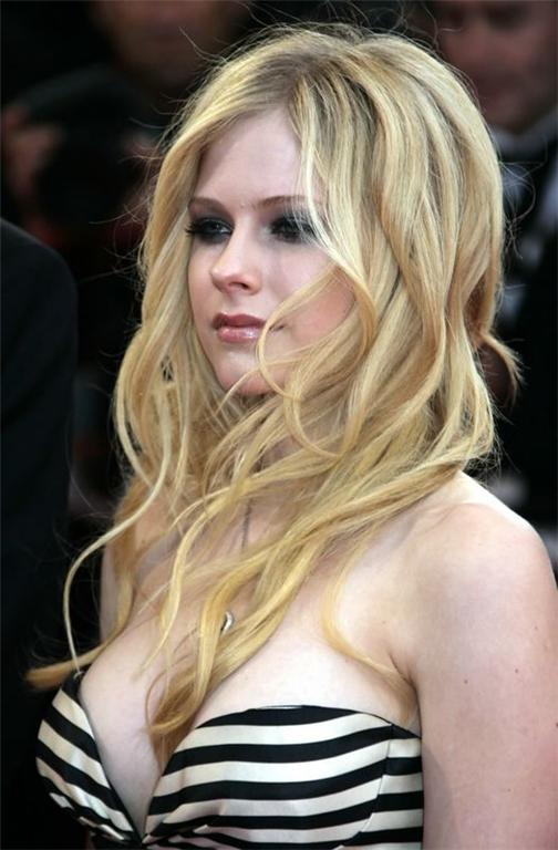 Avril Lavigne Sexy Photos photo 10