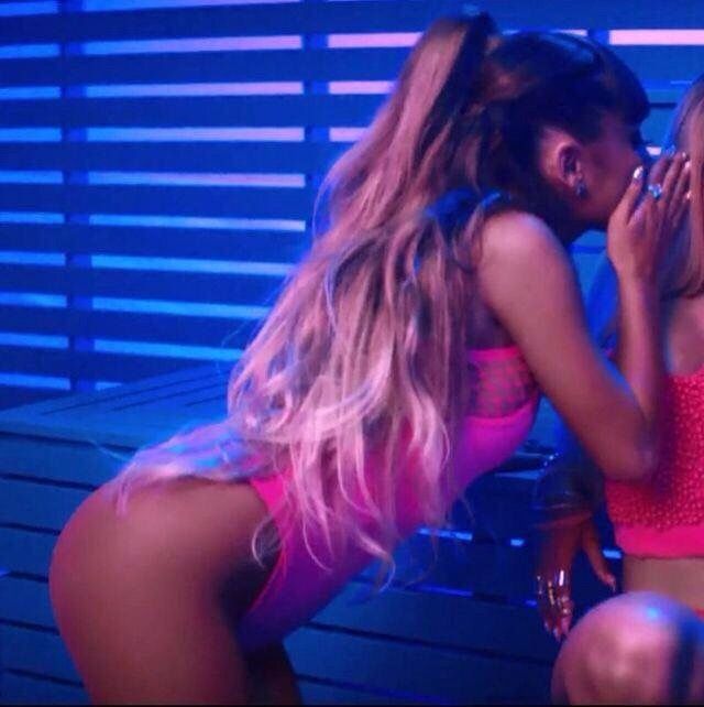 Ariana Grande Nude Sex photo 17