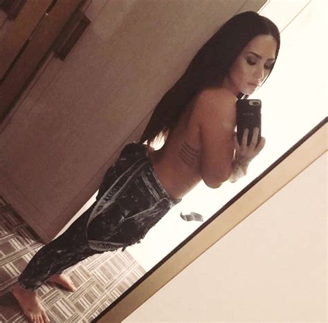 Leaked Demi Lovato Nudes photo 20