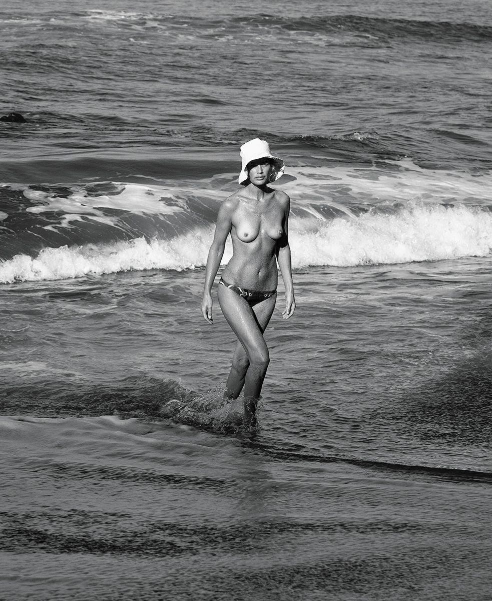 Carolyn Murphy Topless photo 25