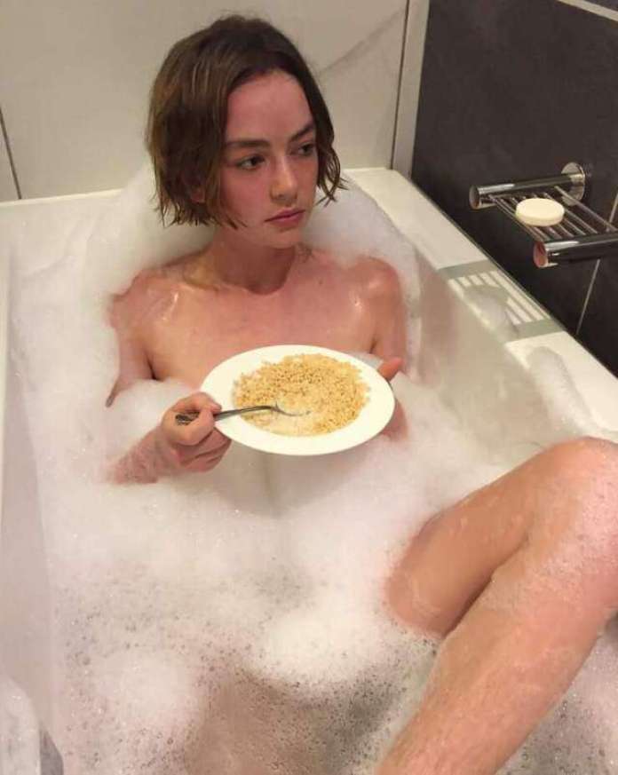 Brigette Lundy Paine Sexy photo 8