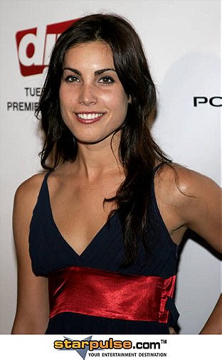 Carly Pope Sexy photo 16