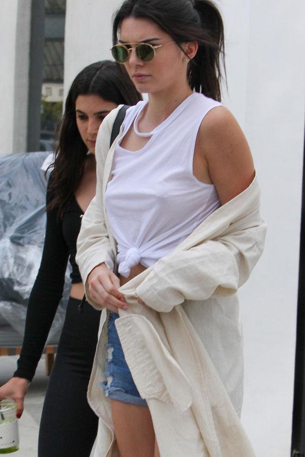 Kendall Jenner Nippls photo 3