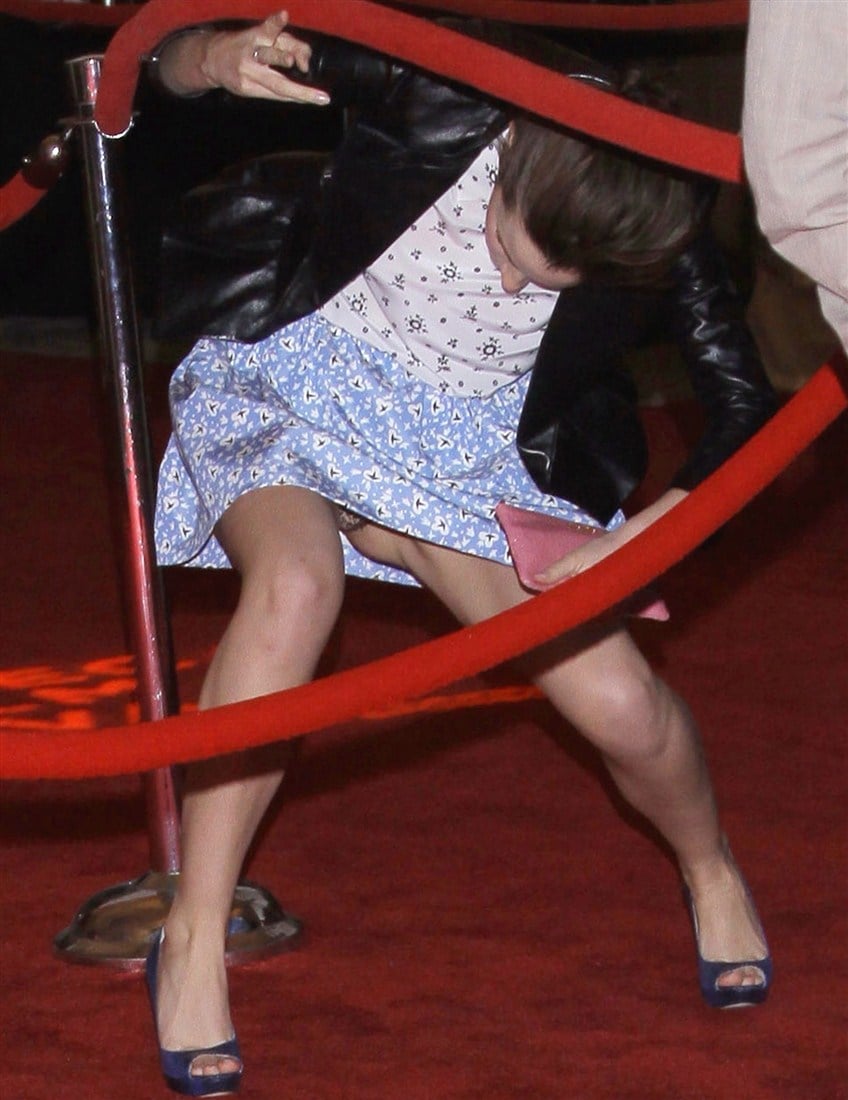 Emma Watson Vagina Slip photo 12