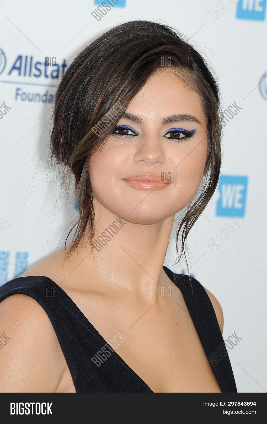 Selena Gomez Forum photo 14