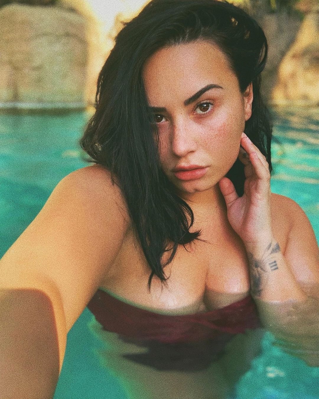Demi Lovato Hot Photos photo 17