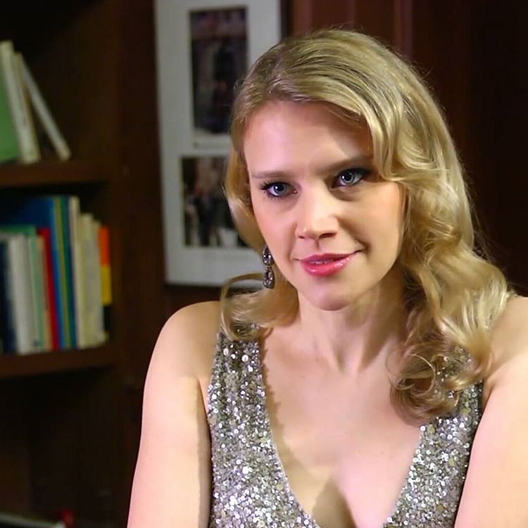 Has Kate Mckinnon Ever Been Nude photo 30