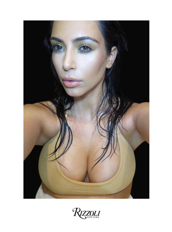 Kim Kardashian Hot Selfies photo 29