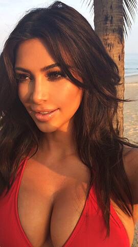 Kim Kardashian Hot Selfies photo 23