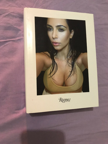 Kim Kardashian Selfish Pictures photo 7
